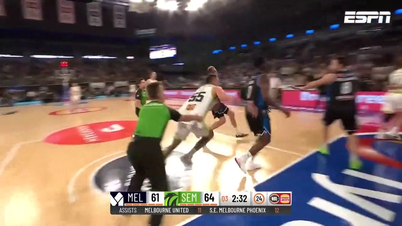 A ferocious dunk on Matthew Dellavedova led to a scuffle in Australia's NBL