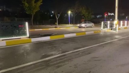 Elazığ'daki kazanın görüntüleri ortaya çıktı... Direksiyon hakimiyetini kaybeden araç karşı şeride böyle uçtu