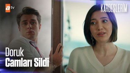 Doruk, İnci'nin evinde camları sildi - Kardeşlerim 32. Bölüm