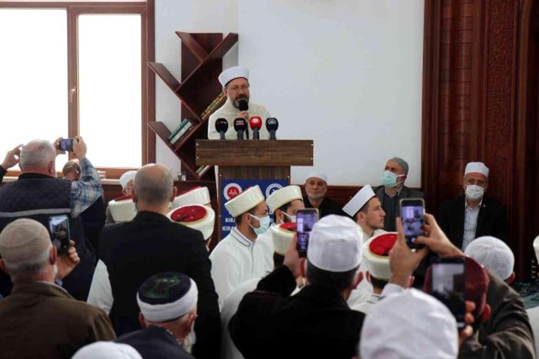 Prof. Dr. Ali Erbaş: "Kıraat ilmi okumuş olmak, büyük camilerde baş imamlık için gerekli olan şartlardan bir tanesi"