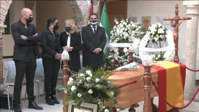 Compañeros y amigos despiden a Manolo Santana en Marbella