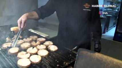 Bağırsak karaborsaya düştü! Yarım ekmek kokoreç 40 liraya çıkacak