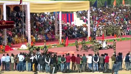 L'armée indienne démonte et remonte une voiture en 2 min