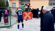 Amatör maçta futbolcular arasında kavga