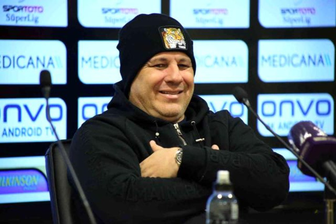 Maruis Sumudica: "Bu takımı kim oluşturduysa sorumluluğu da onun alması gerekiyor"