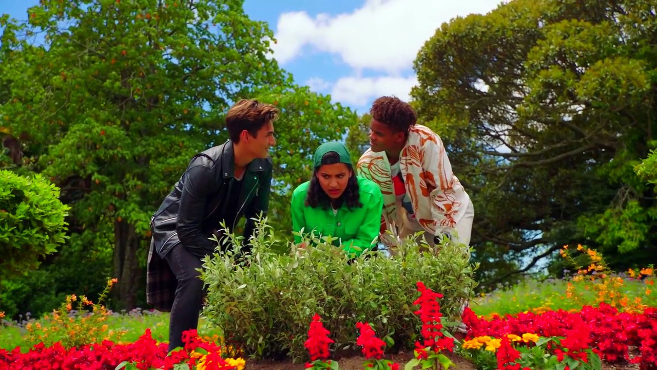 Power Rangers Dino Fury S28E18- Crossed Wires