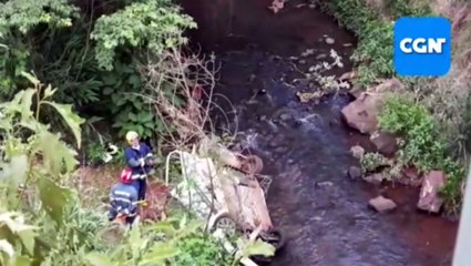 Carro salta de ponte na Rua Universitária e condutor acaba morrendo