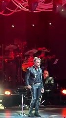 Alejandro Fernández lloró desconsoladamente en un concierto antes de la muerte de su padre