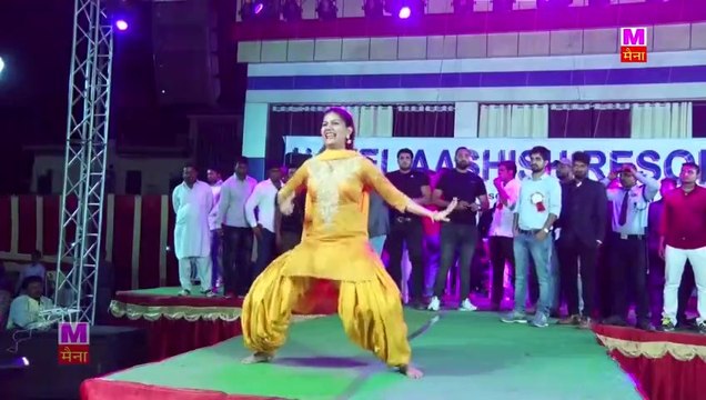 बन्दूक चलाके सपना चौधरी ने किया घमासान डांस _ भीड़ हुई बेकाबू _ Haryanvi New Video _ Trimurti akash sain