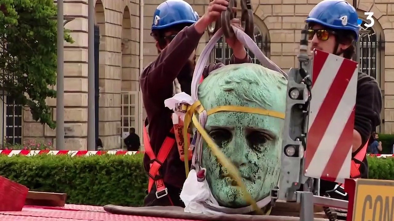 Éric Zemmour"s Candidacy Speech (Dubbed)