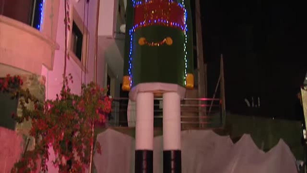 Vecinos de aldeas gallegas convierten sus casas en lugares de visita gracias a la decoración navideña