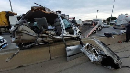 Paramparça olan araçtan sağ çıktı