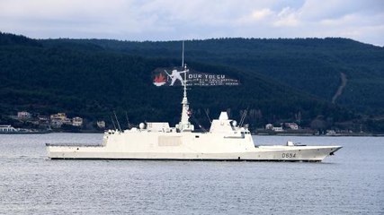 FRANSIZ SAVAŞ GEMİSİ 'AUVERGNE', ÇANAKKALE BOĞAZI'NDAN GEÇTİ