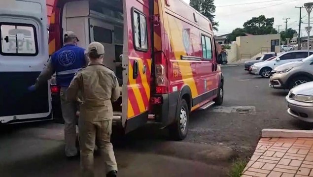 Mulher de 23 anos sofre queda de moto, fica ferida e é levada para a Upa Tancredo