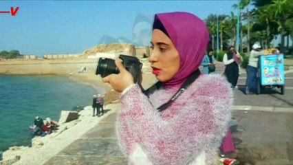 Visually Impaired Photographer Captures Candid Moments Using Touch and Sound