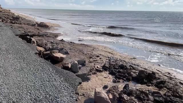 Şiddetli yağış nedeniyle Gülçavuş-Sultaniçi sahil yolu ulaşıma kapatıldı
