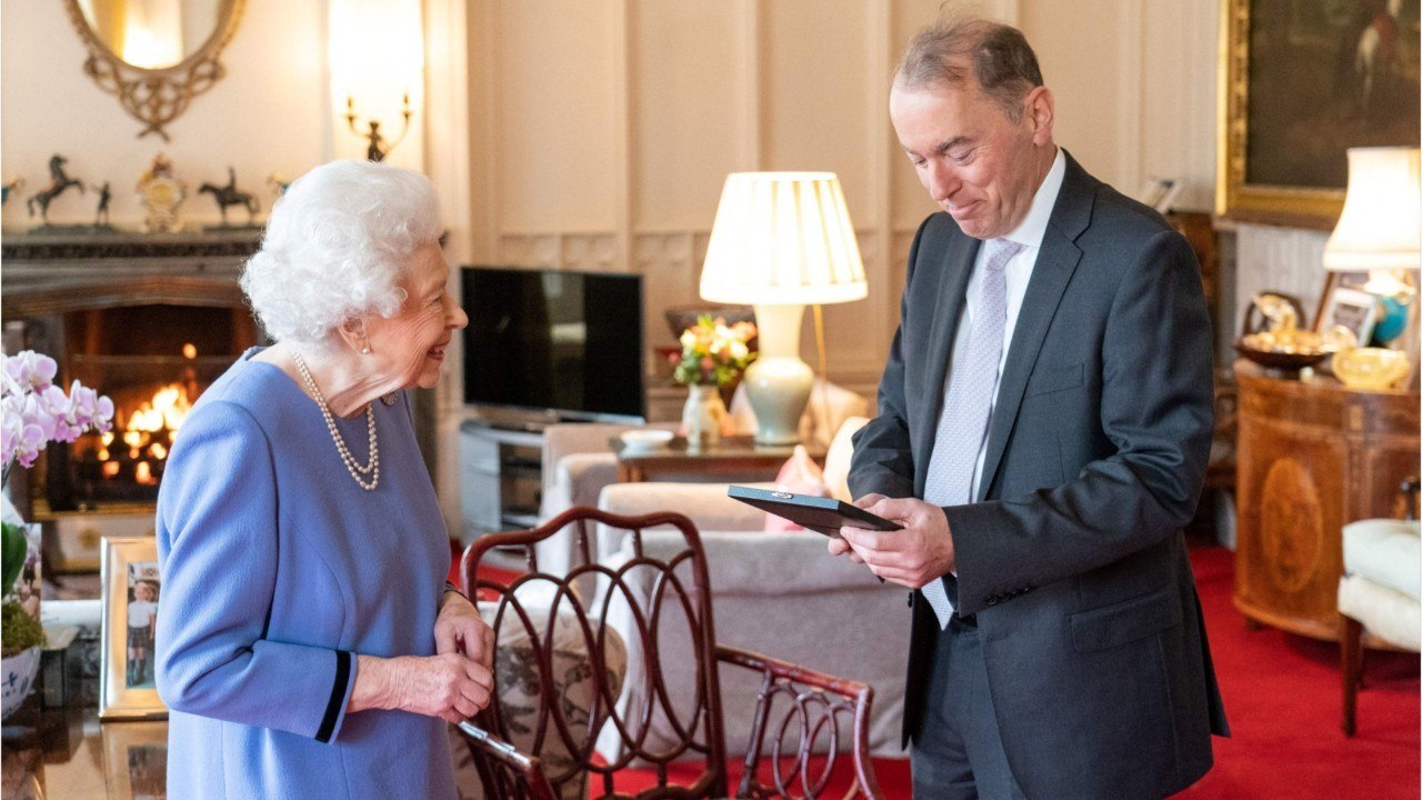 VOICI : Elizabeth II : cette photo inédite des arrières-petits-enfants de la reine dévoilée par inadvertance
