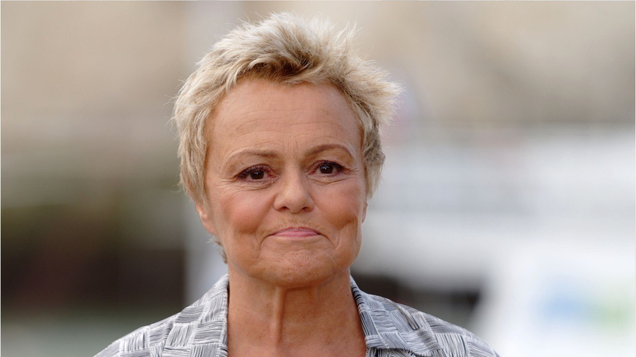 VOICI : Muriel Robin : ce jour où elle a découvert l'identité de son père biologique