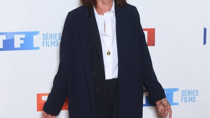 Voici - Les Tuche : Claire Nadeau raconte comment est né le langage très spécial de son personnage Mamie Suze