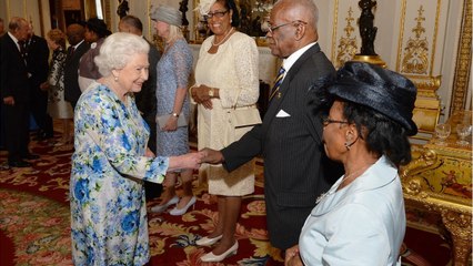VOICI - Elizabeth II a-t-elle réellement arrêté de boire ? Son sommelier révèle la vérité
