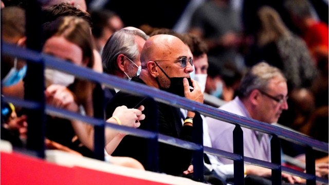 Voici - Pascal Obispo hospitalisé : le chanteur a fait un malaise sur scène