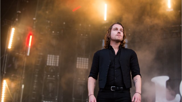 Voici - Julien Doré papa pour la première fois ? Le chanteur fait de troublantes confidences