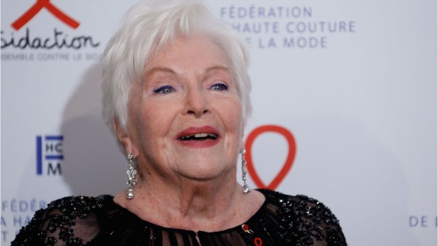 VOICI : Meurtres dans les Trois-Vallées : ce lien qui unit Line Renaud à Samuel Labarthe