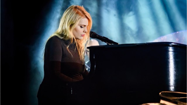 Voici - INFO VOICI Coeur de pirate opérée des cordes vocales : cette difficulté dans sa relation avec sa fille au quotidien