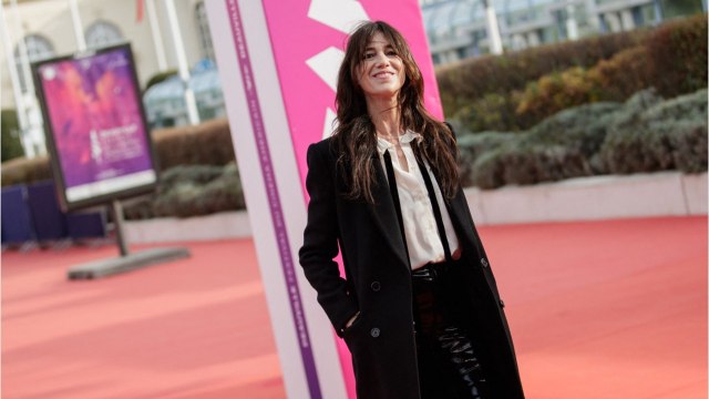 VOICI : C'est dur pour elle de se regarder : les rares confidences de Charlotte Gainsbourg sur sa mère Jane Birkin