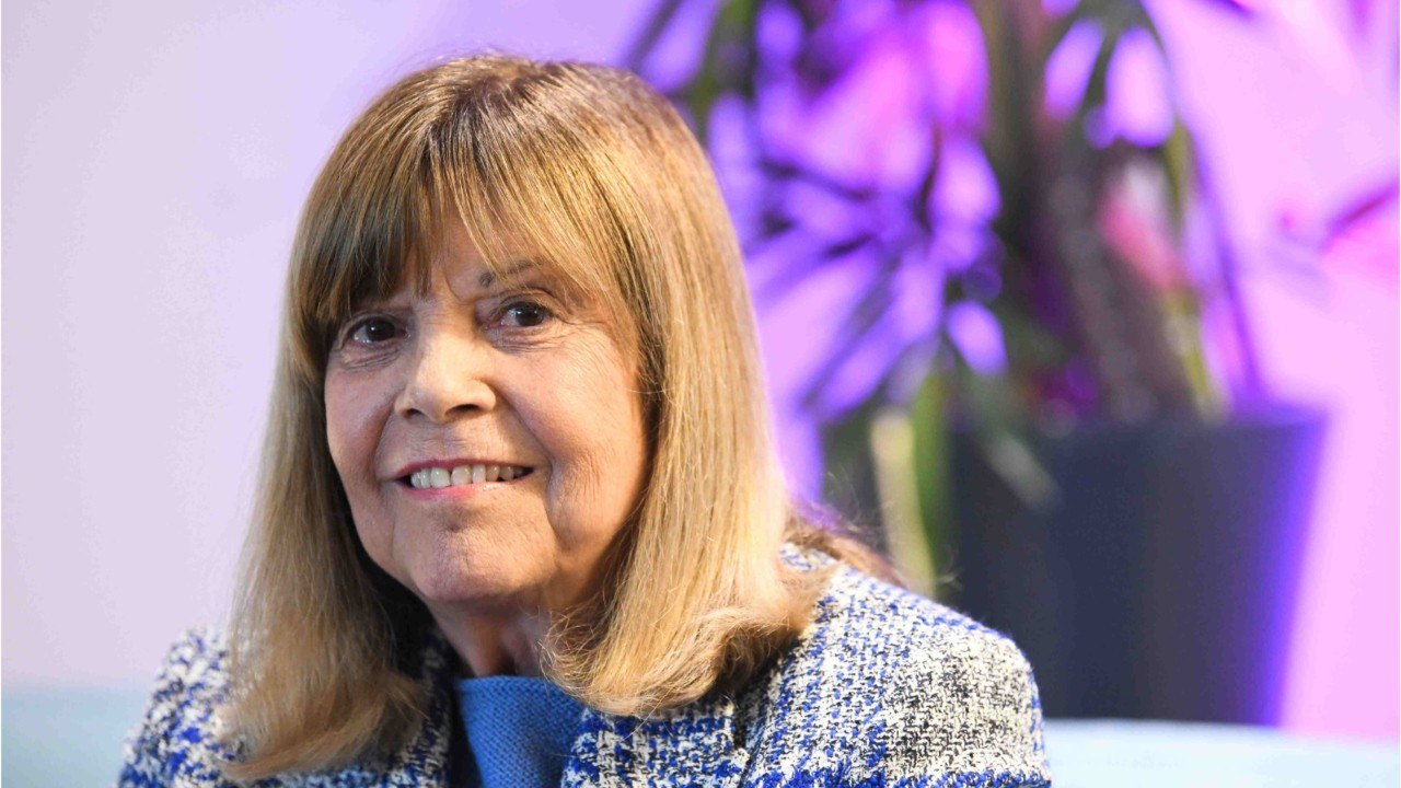 VOICI : Chantal Goya s'est cassé le poignet : la chanteuse donne de ses nouvelles