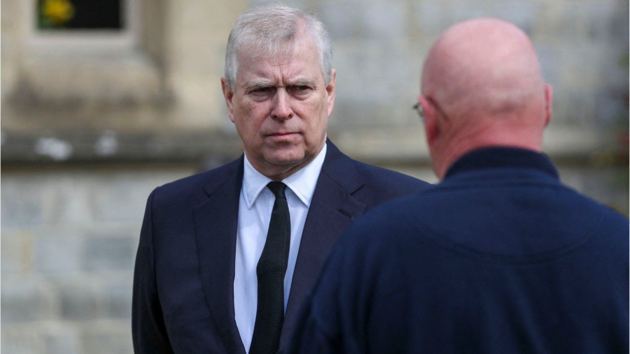 VOICI : Prince Andrew accusé d’agressions sexuelles : ce rôle que pourraient jouer Beatrice et Eugenie au procès