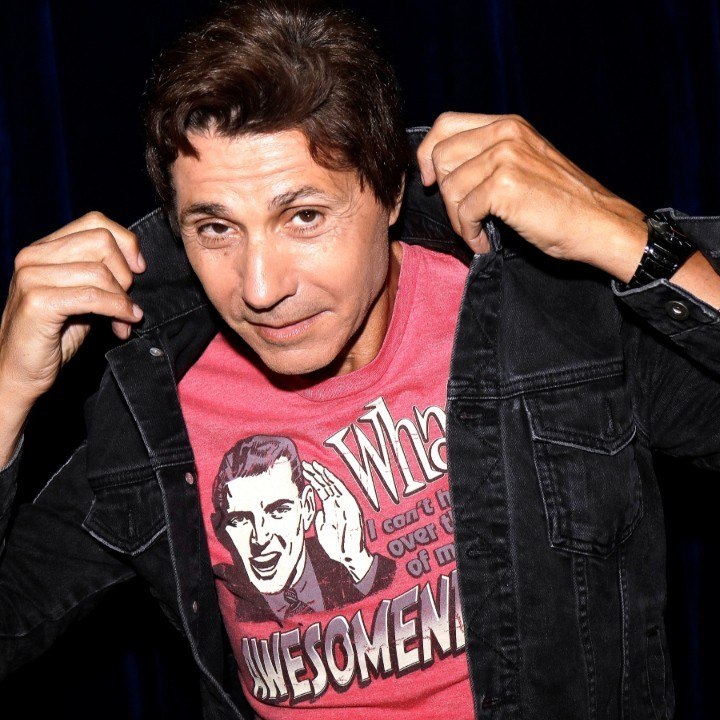 VOICI - Jean-Luc Lahaye et sa fille en garde à vue dans le cadre d'une affaire de viols sur mineures (1)