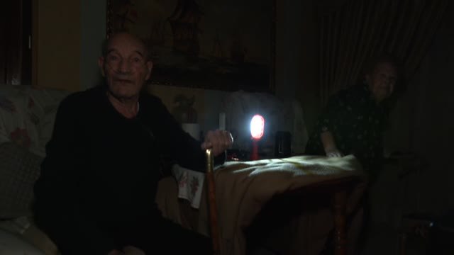 Sin luz por culpa de los enganches ilegales de la droga