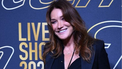 VOICI - PHOTO Carla Bruni dévoile un cliché de Giulia pour Halloween et fait craquer les internautes