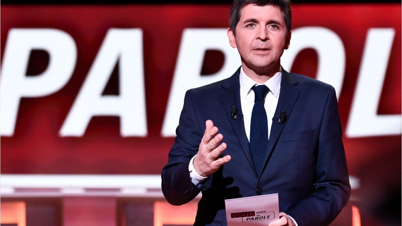 VOICI - Thomas Sotto en couple : qui est Mayada Boulos, la conseillère de Jean Castex qui partage sa vie ?