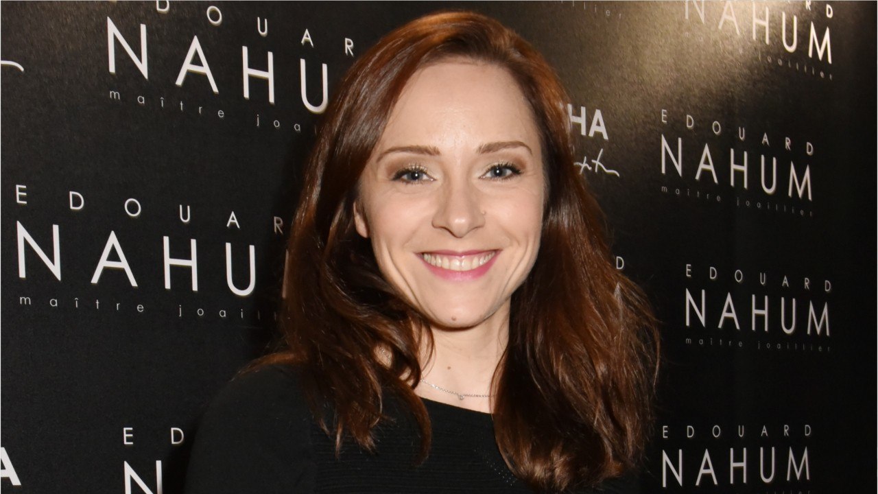 VOICI : "On se croise de temps en temps" : Delphine Depardieu évoque ses liens avec son oncle Gérard Depardieu