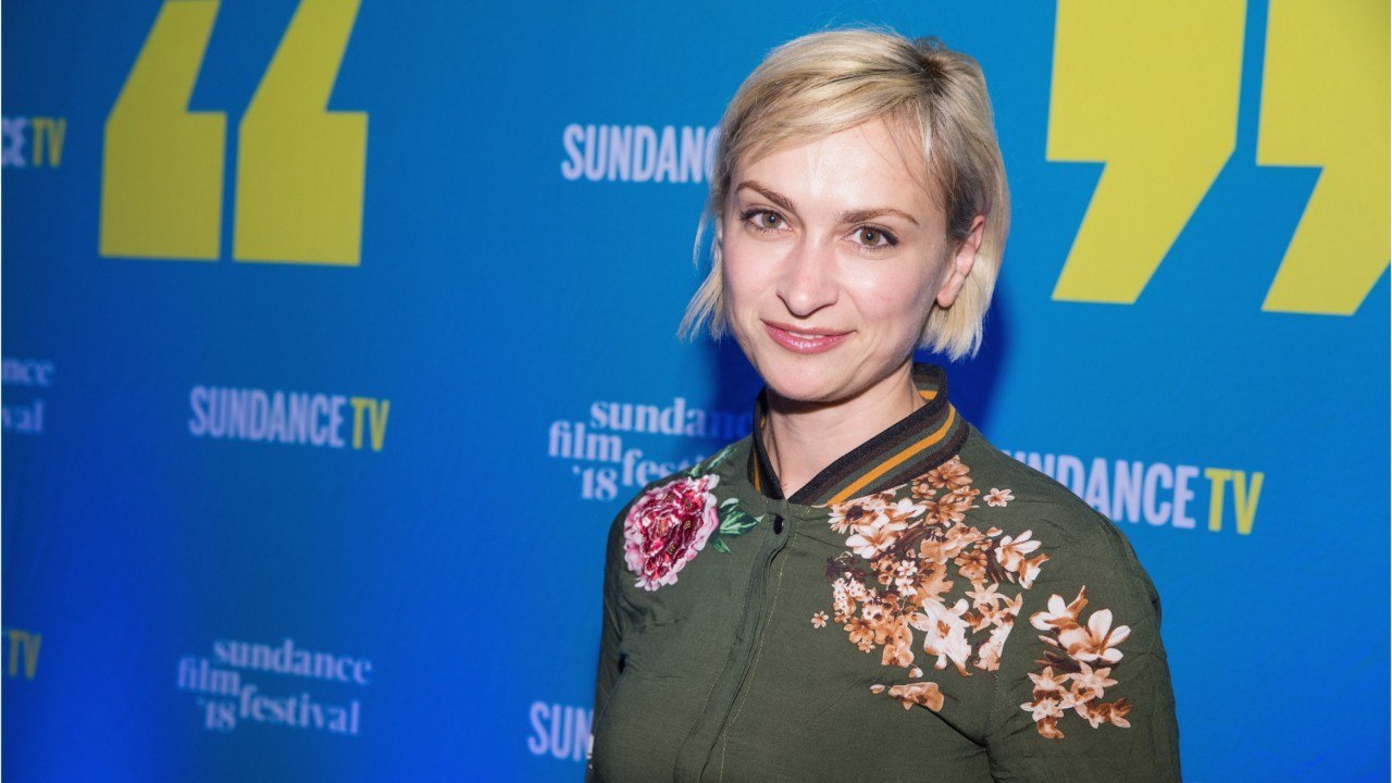 VOICI : Tir mortel d'Alec Baldwin : un technicien dévoile la dernière photo d'Halyna Hutchins sur le tournage de Rust avant le drame