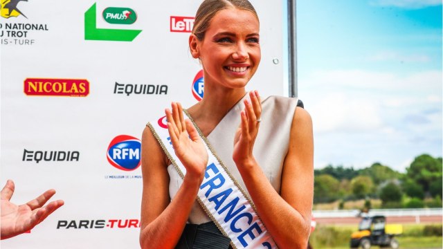 Voici - Amandine Petit dans les Reines du shopping : ce détail qui a posé problème à Miss France 2021
