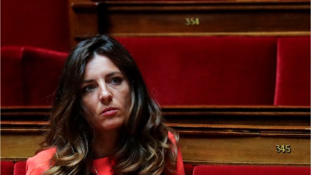 VOICI : Coralie Dubost sous le choc après son agression : elle sort du silence