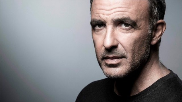 VOICI : Nikos Aliagas endeuillé : il annonce la mort d’un intime et lui rend un vibrant hommage