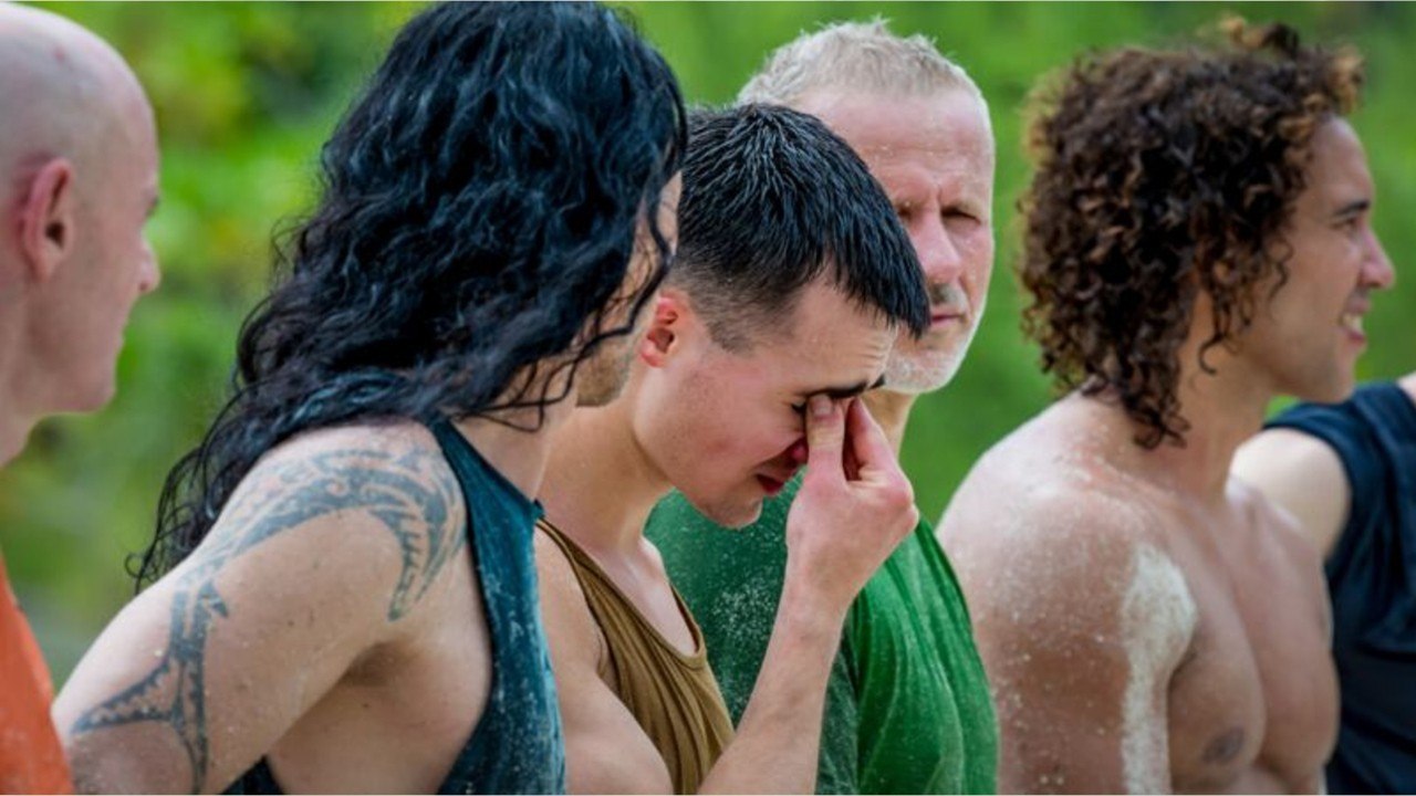 VOICI - Coumba (Koh-Lanta, la légende) sous le choc : elle porte plainte pour « injure à caractère raciste " (1)