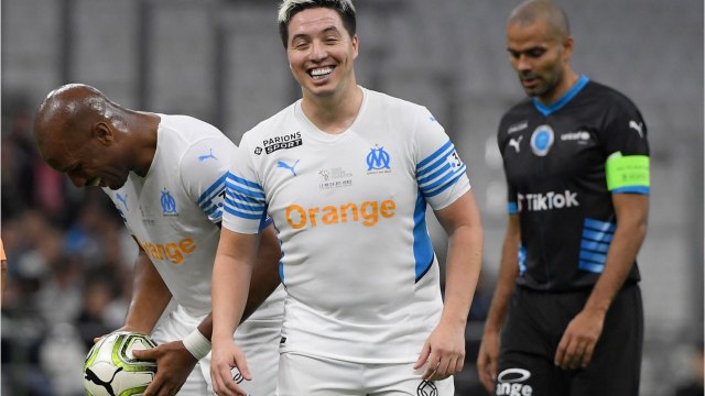 VOICI : Samir Nasri moqué sur la Toile pour ses kilos en trop, les internautes volent à son secours