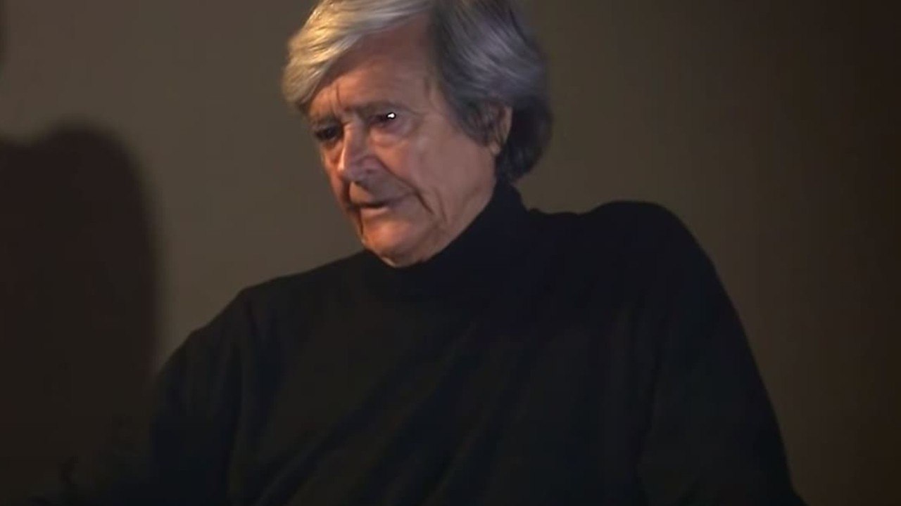 VOICI : Mort de Bernard Tiphaine, la voix française de Jeremy Irons, Donald Sutherland et Chuck Norris, à l'âge de 83 ans