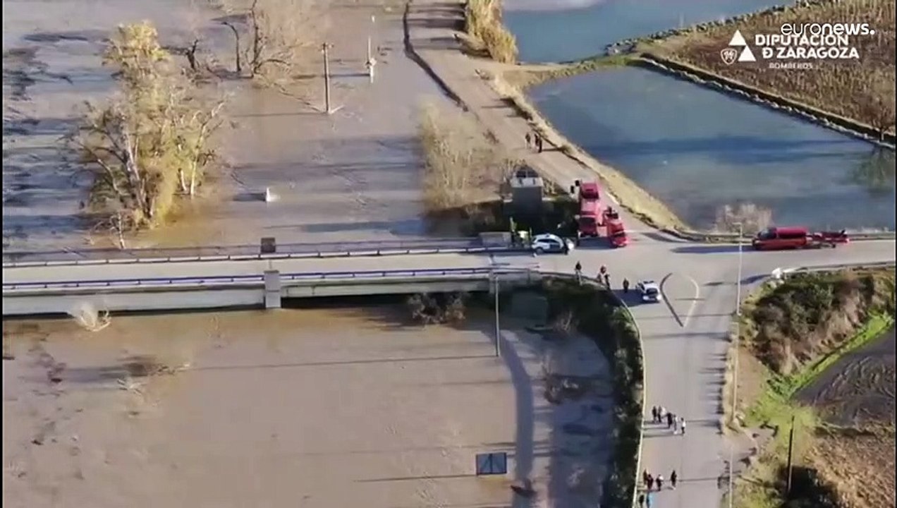 El río Ebro se desborda dejando inundaciones en varias poblaciones del noreste de España