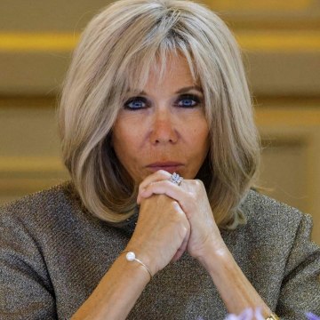 VOICI SOCIAL : Brigitte Macron furieuse : sa réaction démesurée face à François Hollande
