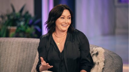 VOICI : Shannen Doherty atteinte d'un cancer : crâne rasé et nez en sang, elle dévoile un cliché d'elle préoccupant