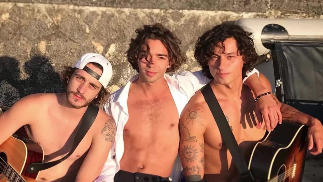 VOICI : "Mika ne nous a pas défendus" : le groupe Néo revient sur son élimination de The Voice All-Stars (1)