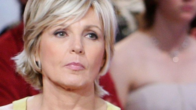 VOICI Evelyne Dhéliat confinée : comment occupe-t-elle son temps entre deux bulletins météo