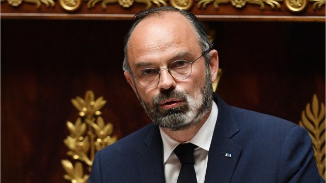 VOICI Edouard Philippe à l’Assemblée nationale : les internautes bloquent sur la barbe bicolore du Premier ministre