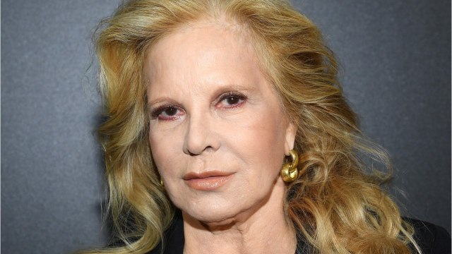 VOICI : « J’aurais aimé avoir un deuxième enfant avec Johnny Hallyday : Sylvie Vartan revient sur sa douloureuse fausse couche